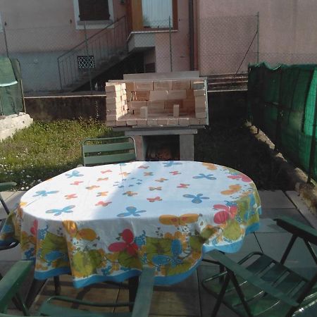 Ferienwohnung L'Impossibile Appiano Gentile Exterior foto