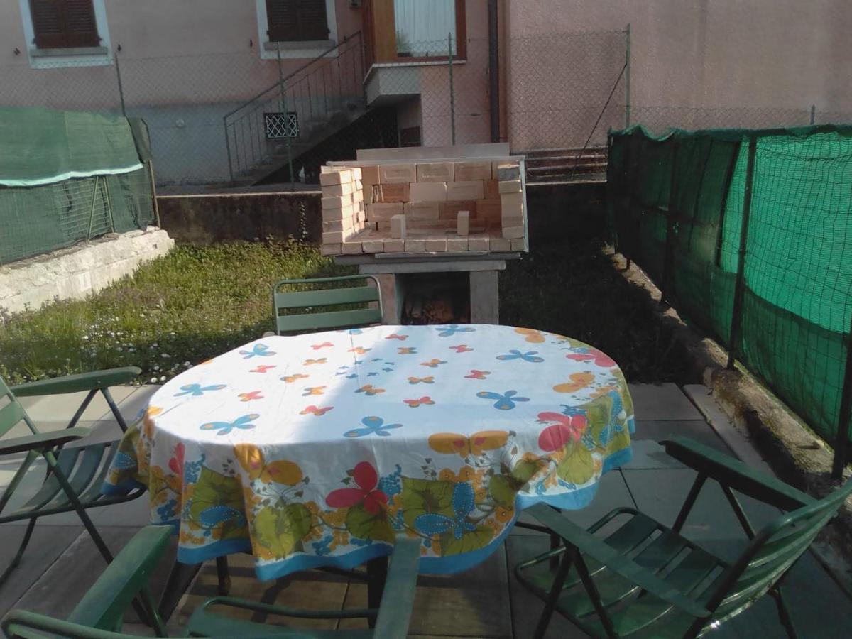 Ferienwohnung L'Impossibile Appiano Gentile Exterior foto